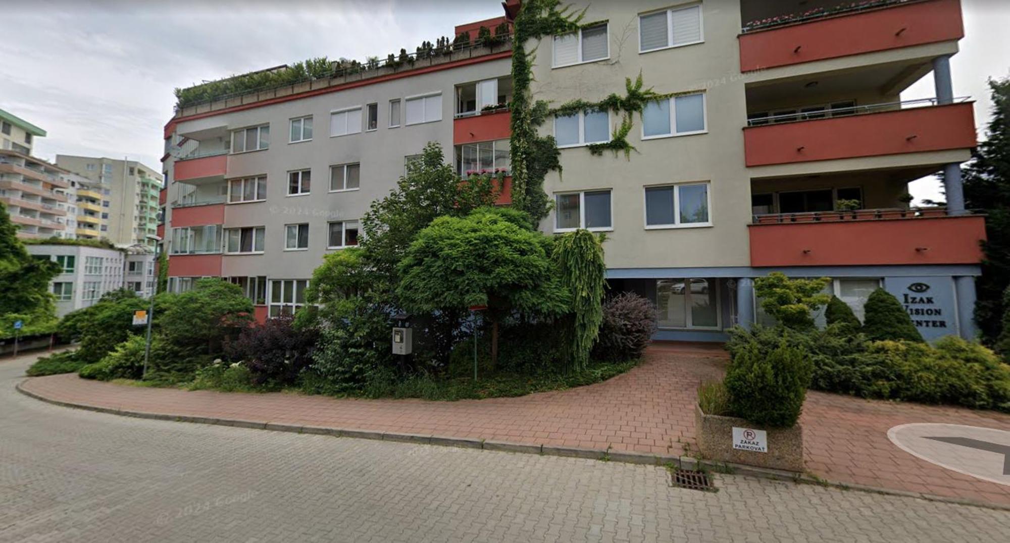 Alure Residences 2 & 24H Self Check-In, Parking In The Garage In The Apartment Building Included, New Building, Terrace, Green Location With A Forest Park With A Lake, Children'S Playground Banská Bystrica Eksteriør bilde